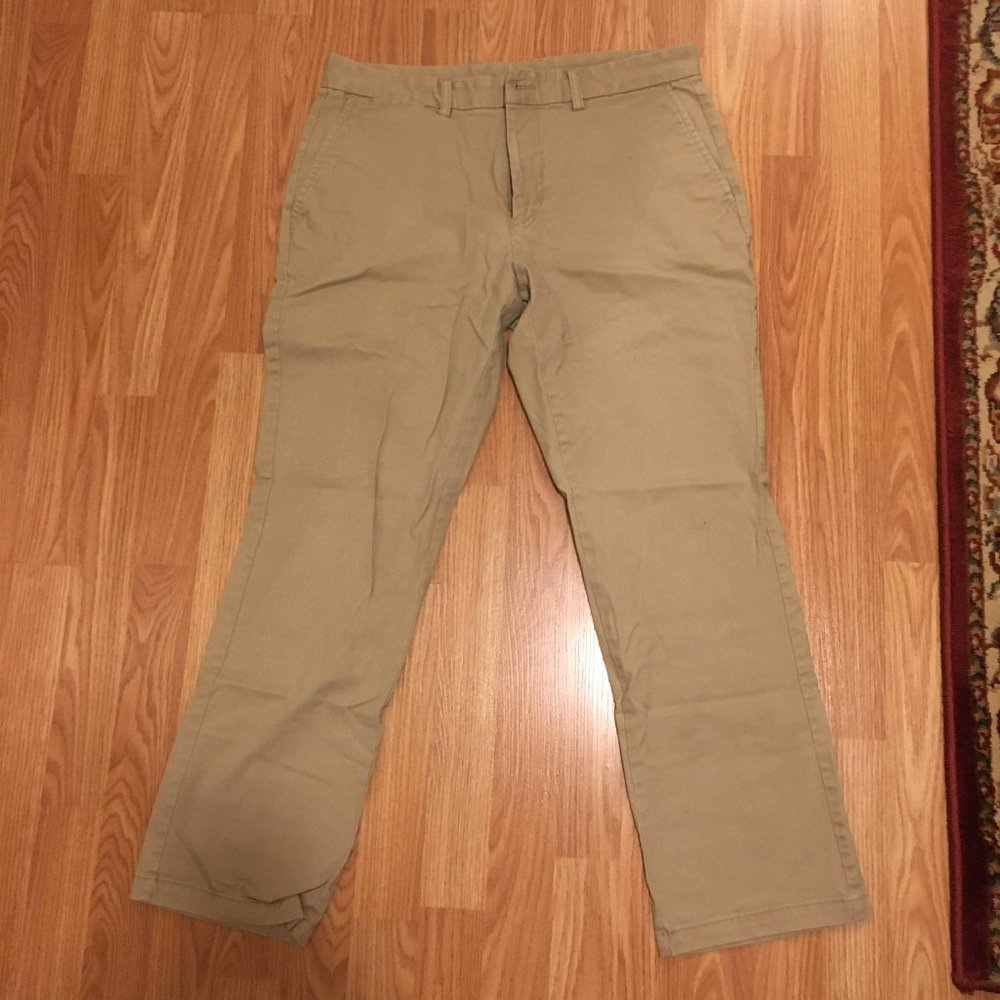Old Navy Ultimate Straight 32x30 Flex Khakis